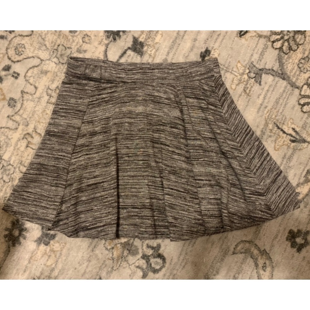 Gray flowy skirt